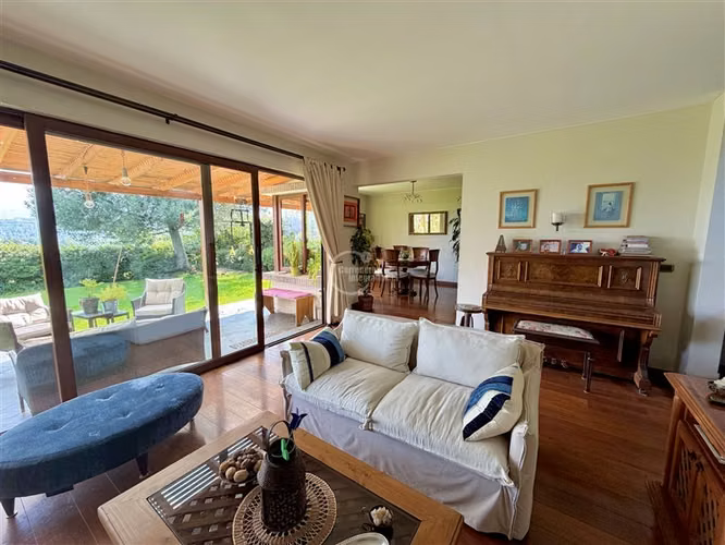 Casa en venta de 6 dorm. San Carlos de Apoquindo