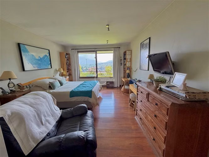 Casa en venta de 6 dorm. San Carlos de Apoquindo