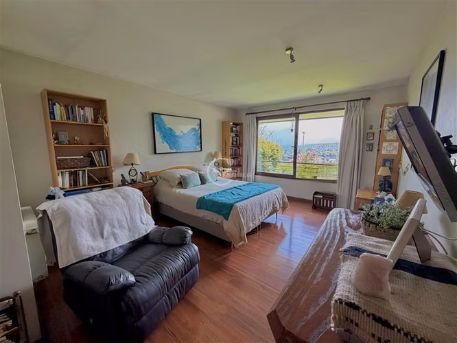 Casa en venta de 6 dorm. San Carlos de Apoquindo