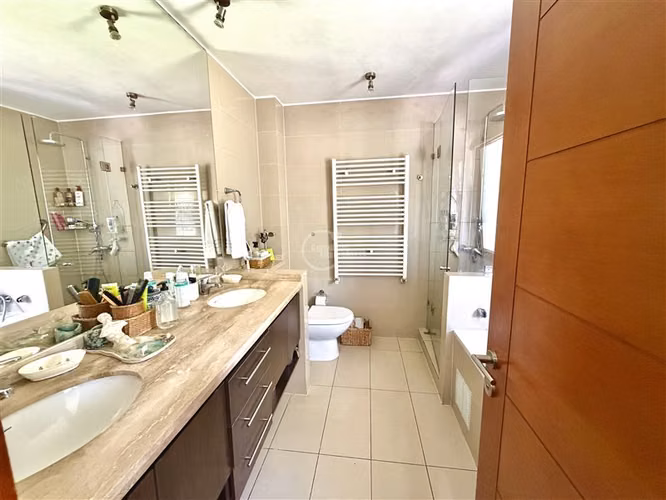 Casa en venta de 6 dorm. San Carlos de Apoquindo