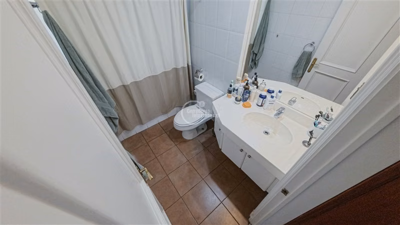 Casa en venta de 6 dorm. en Las Condes