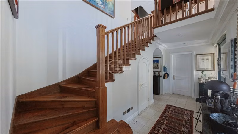 Casa en venta de 6 dorm. en Las Condes