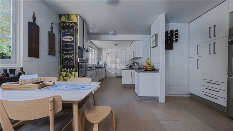 Casa en venta de 6 dorm. en Las Condes