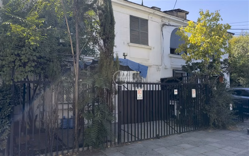Casa en venta Las Condes frente a Estadio Español