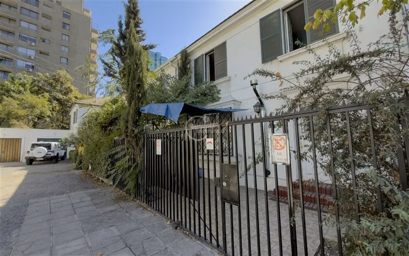 Casa en venta Las Condes frente a Estadio Español