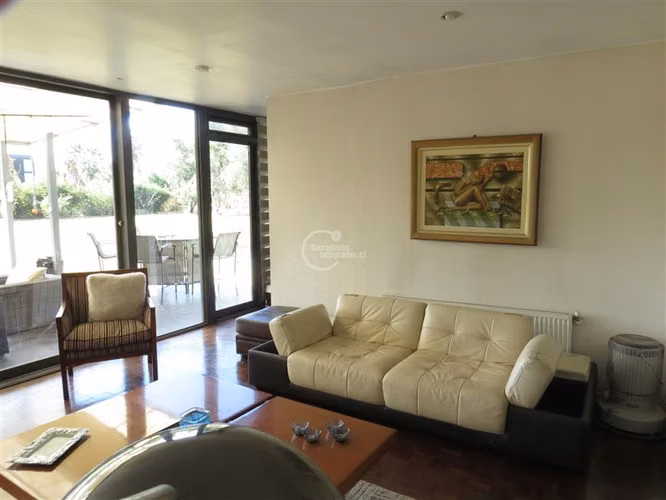 Casa en venta de 5 dorm. en Colina