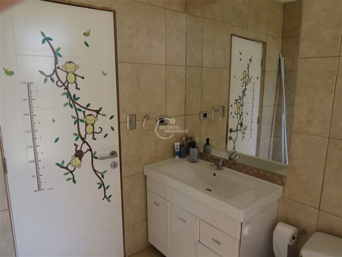 Casa en venta de 5 dorm. en Colina