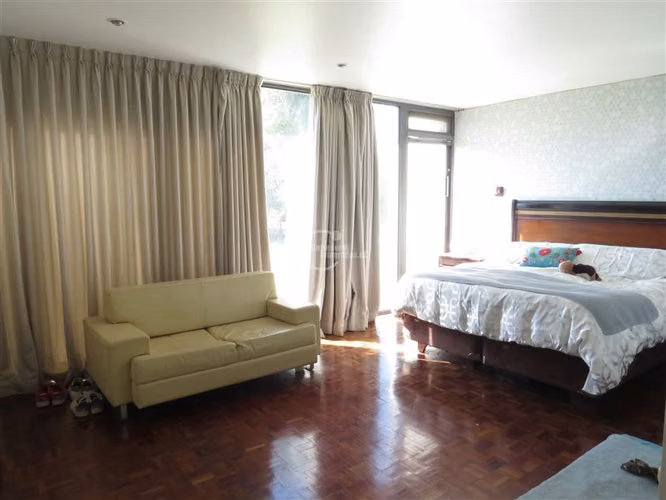 Casa en venta de 5 dorm. en Colina