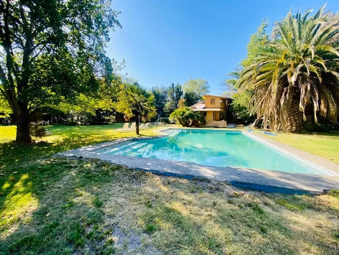 Exclusiva casa en venta en Pirque, sector El Cruceral