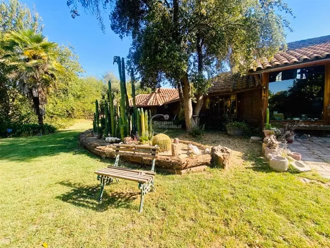 Exclusiva casa en venta en Pirque, sector El Cruceral