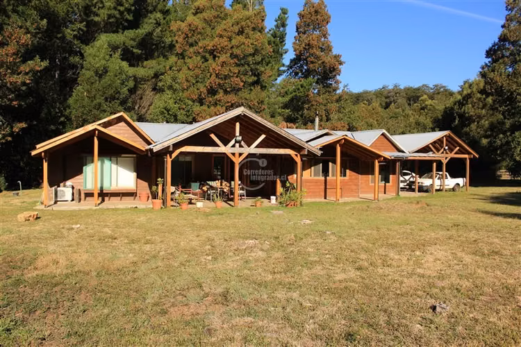 Casa en venta Condominio 6 dormitorios Pucón Los Nevados
