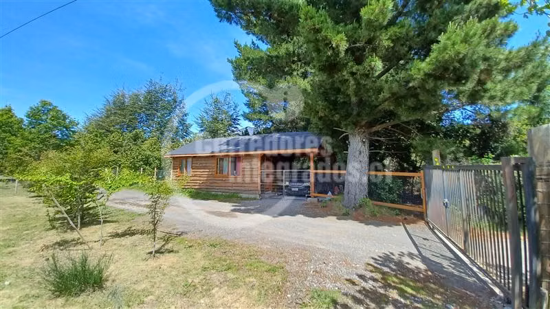 Parcela en venta con 4 casas en Pucón sector aerodromo