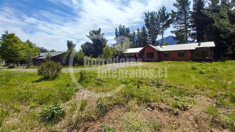 Parcela en venta con 4 casas en Pucón sector aerodromo