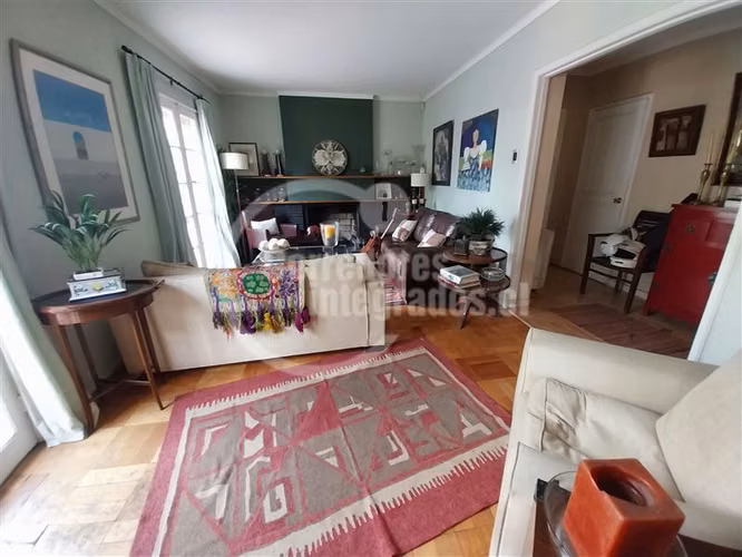 Casa Venta Muy Segura lado colegios Presidente Errazuriz