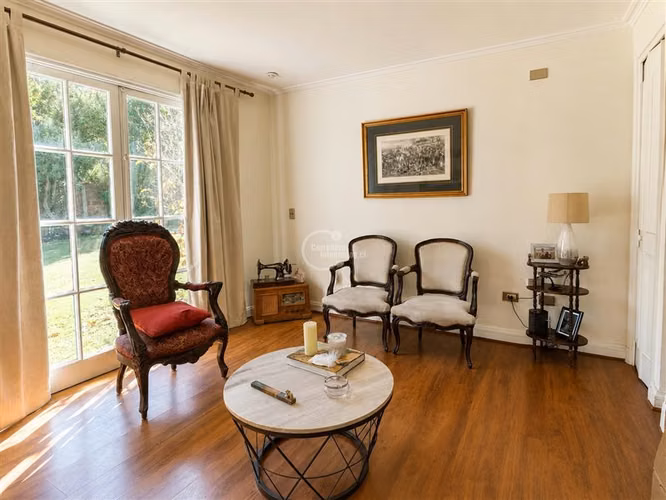 Casa en venta de 5 dorm. en Lo Barnechea