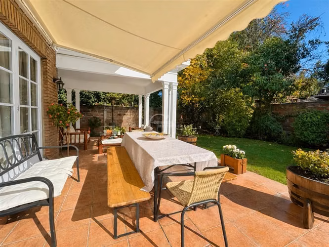 Casa en venta de 5 dorm. en Lo Barnechea