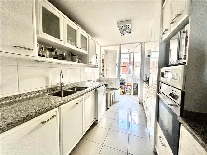 Departamento en venta de 3 dorm. en Vitacura