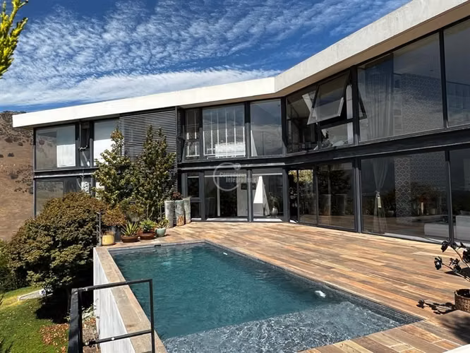 Casa en venta de 4 dorm. Los Trapenses La Dehesa
