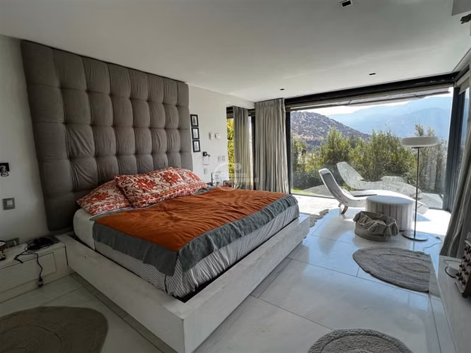 Casa en venta de 4 dorm. Los Trapenses La Dehesa