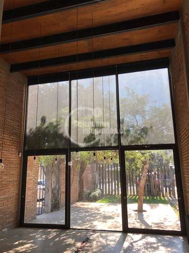 Oficina remodelada Vitacura Luis Carrera, moderna amplia - Imagen 4