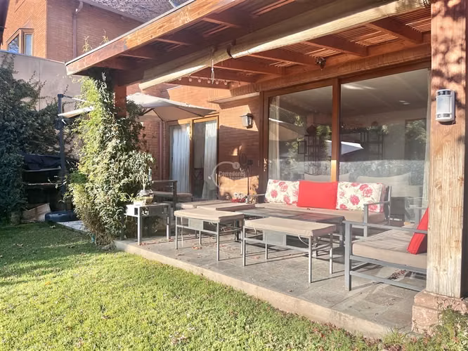 Casa en venta de 4D, Colegio Monte Tabor, Los Trapenses