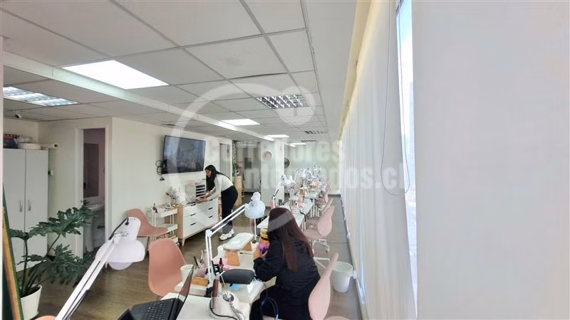 Oficina moderna en venta, Providencia, metro P. de Valdivia