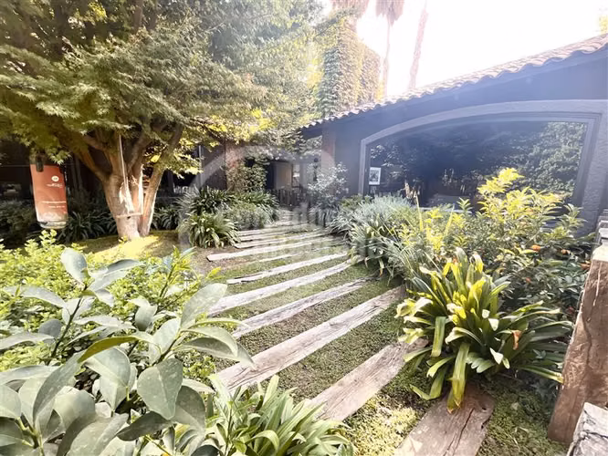 Casa en venta de 5 dorm. en Lo Barnechea