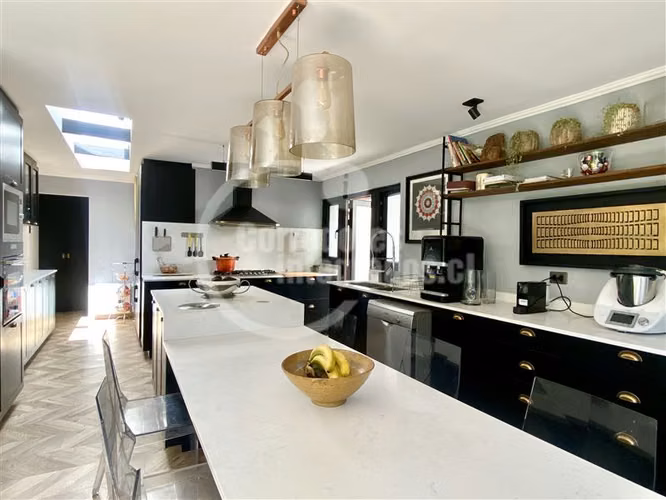 Casa en venta de 5 dorm.La Dehesa Lo Barnechea