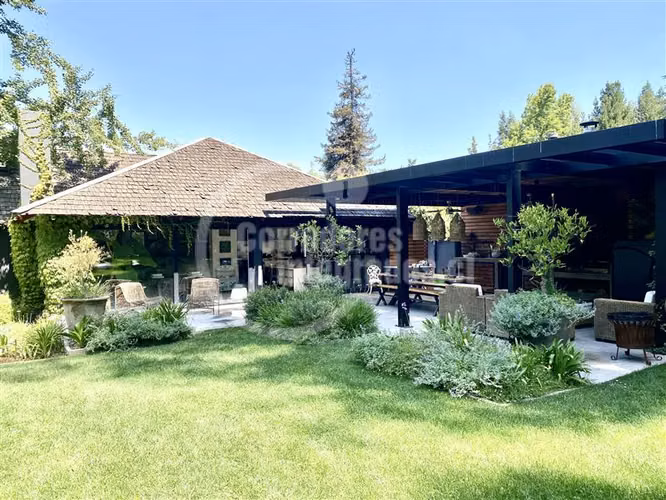 Casa en venta de 5 dorm.La Dehesa Lo Barnechea