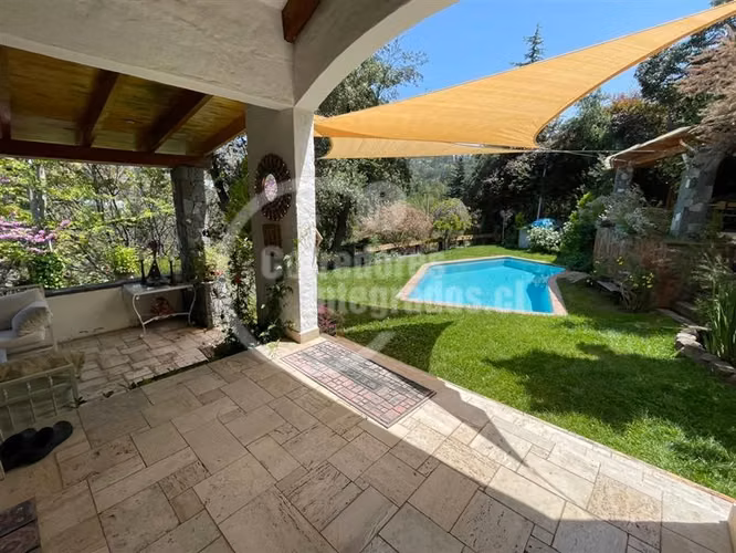 CASA en venta de 5 D en cond. Refugios del Arrayán