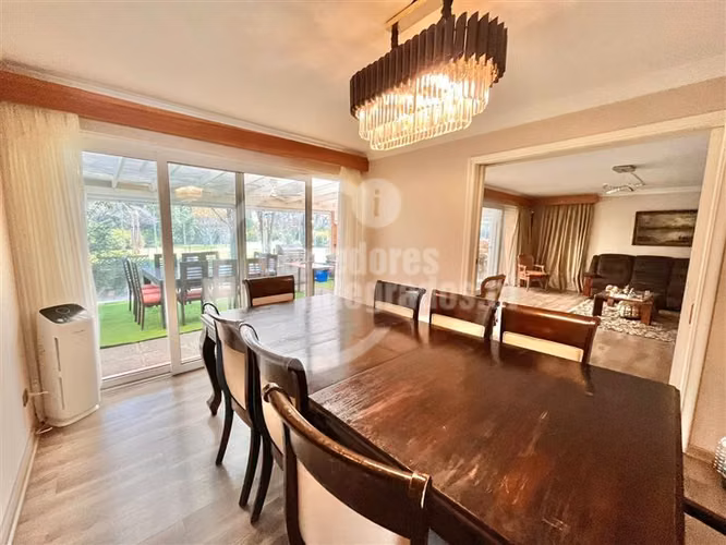 Casa en venta de 11 dorm. en Chicureo