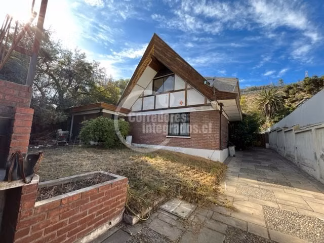 Casa en venta de 5 dorm. en Las Condes