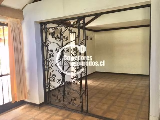 Casa en venta de 5 dorm. en Las Condes