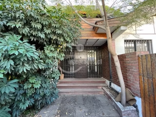 Casa en venta de 5 dorm. en Las Condes