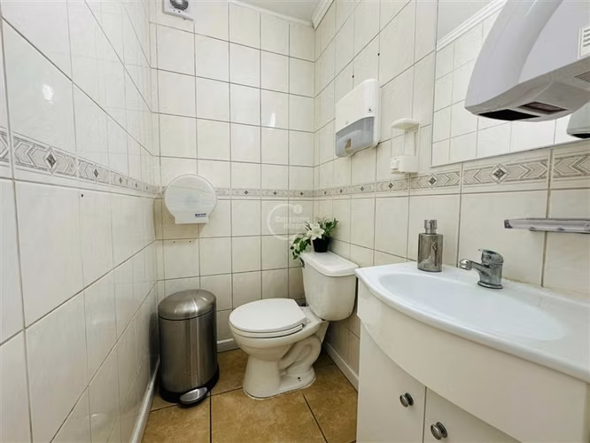 17 Privados, 5 baños, 4 estacionamientos, Providencia