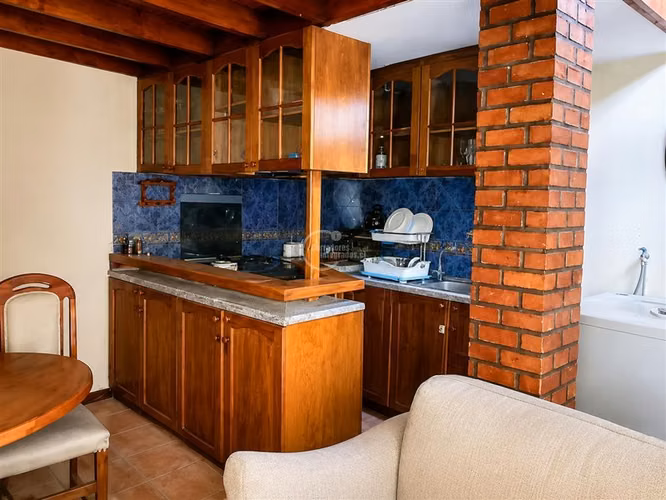 2 pisos. 5 Dorm. 2 Baños. Villa La Reina - Imagen 6