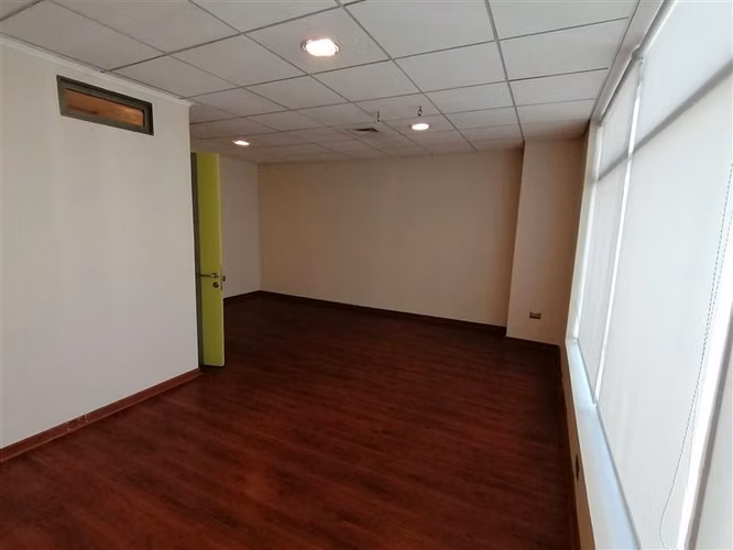 Moderna Oficina en Arriendo Las Condes, Amplia y Luminosa