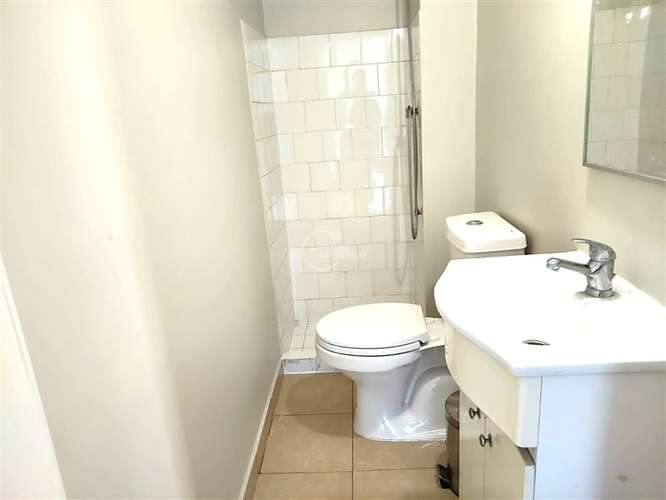 3 dormitorios, 2 baños. En piso 3, sin ascensor. La Reina - Imagen 10