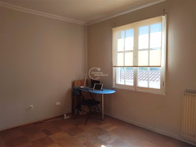 Casa en venta de 5 dorm. en Ñuñoa con depto. interior