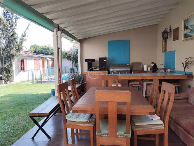 Casa en venta de 5 dorm. en Ñuñoa con depto. interior