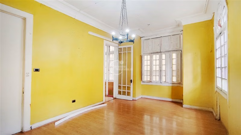 2 PSIOS. 7 dorm. 2 baños. BARRIO YUNGAY