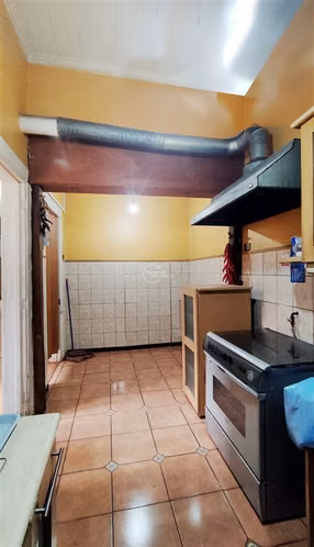 2 PSIOS. 7 dorm. 2 baños. BARRIO YUNGAY