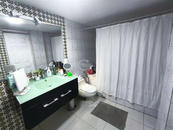 CASA EN VENTA de 5 dorm. en San Joaquín