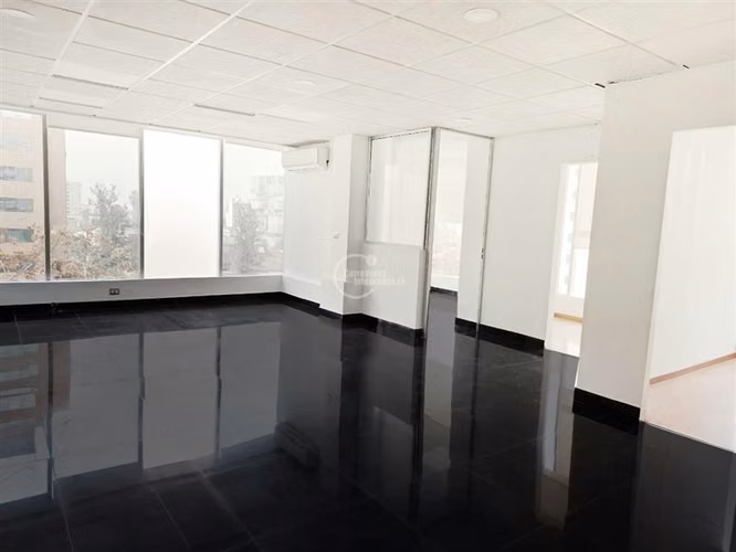Oficina en arriendo en Providencia, Metro Manuel Montt