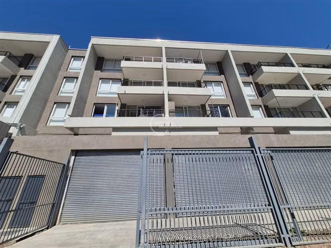 Local Comercial Primer piso Edificio Residencial CCTV