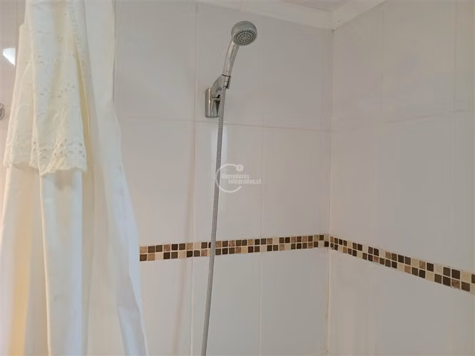 565 m2, Con Piscina. 3 dorm. 3 baños en Olmué