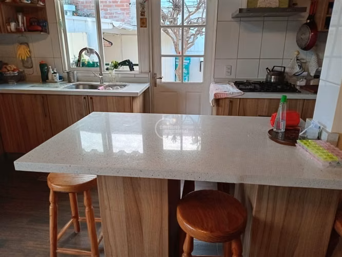 565 m2, Con Piscina. 3 dorm. 3 baños en Olmué