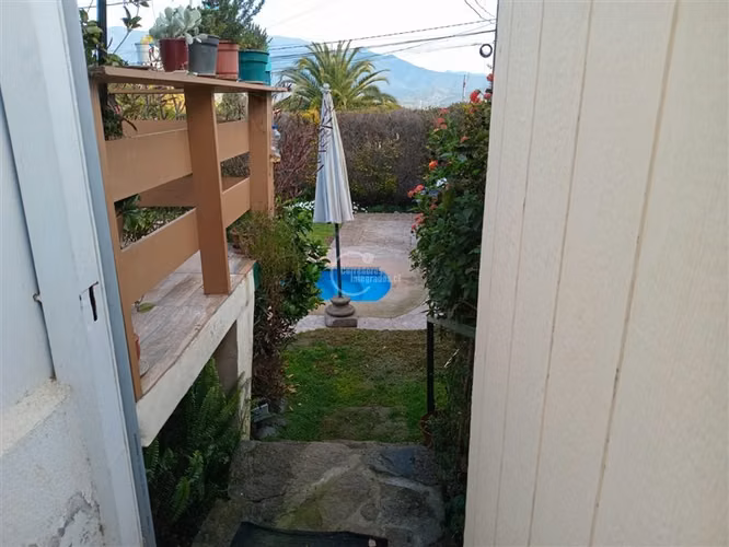 565 m2, Con Piscina. 3 dorm. 3 baños en Olmué