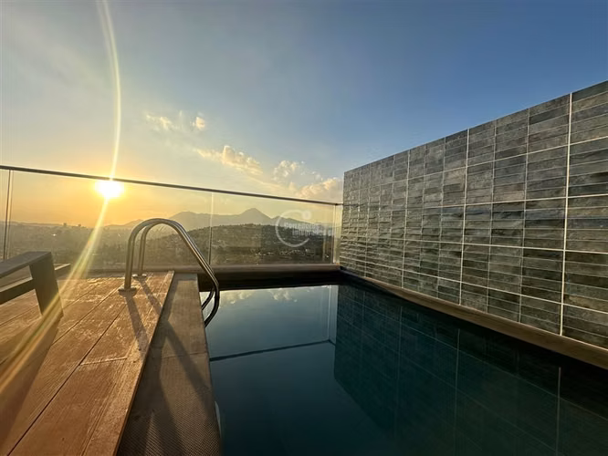 Exclusivo depto con azotea, piscina y quincho privado, 2 EST