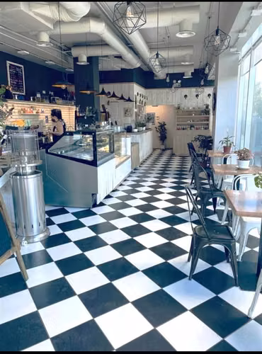 Local Comercial con patente, semi amoblado